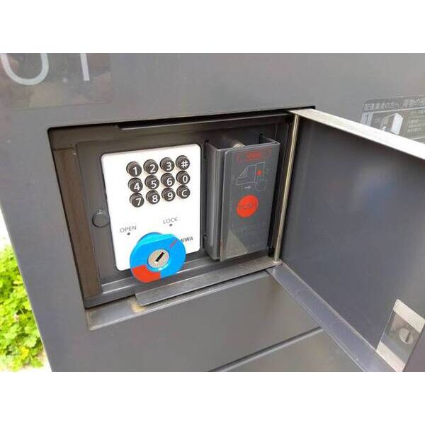 ベルヴ豊田0106号室 宅配ボックス