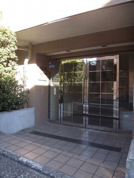 ルーブル新宿西落合Ⅱ204号室 エントランス