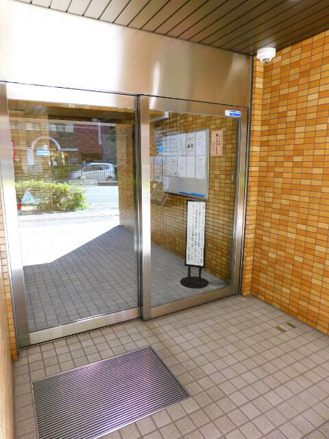 ライオンズマンション東神奈川 エントランス