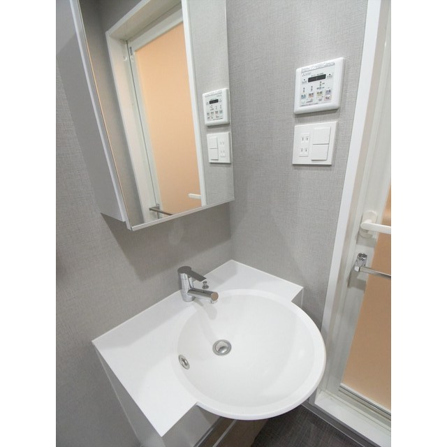 ＳＱＵＡＲＥ　ＣＩＴＹ　ＫＡＮＡＭＡＣＨＩ0301号室 同建物別部屋の参考画像