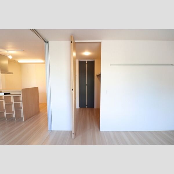 エスペランサⅡ102号室 ウォークスルークローゼット