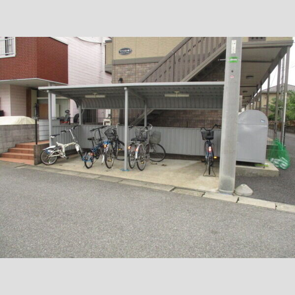 モナリエ古ヶ崎Ⅱ206号室 駐輪場