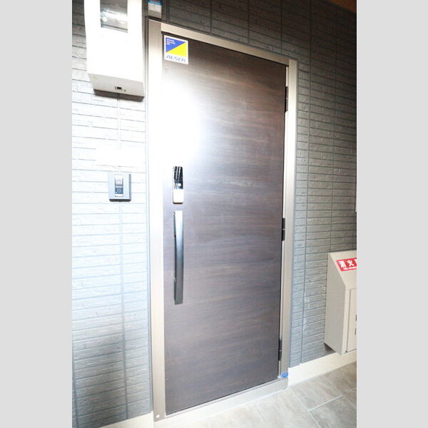 シェーンブルーメ横浜102号室 玄関