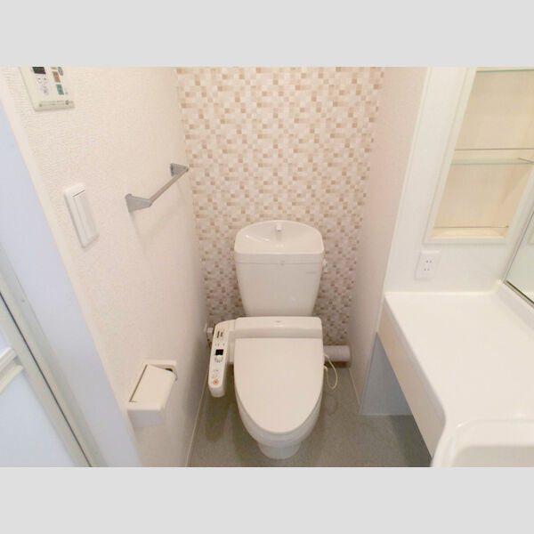 シャルム洋光台202号室 トイレ