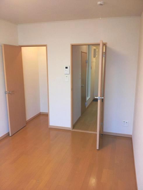 レオパレスサンライズ 寝室