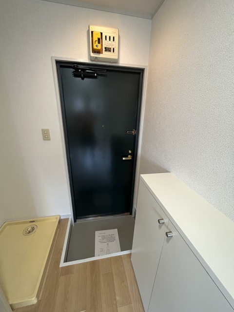パインコート0302号室 玄関