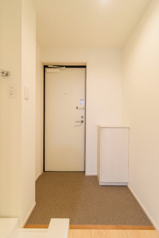 カインドネス所沢美原2階 玄関