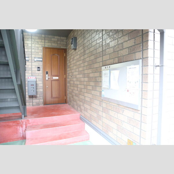 リリー坂下　A/BB102号室 階段室