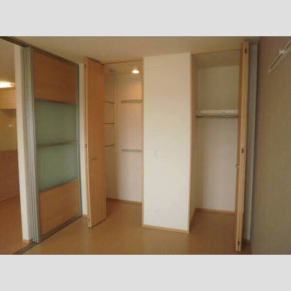 メリーコート205号室 洋室♪(収納スペース)