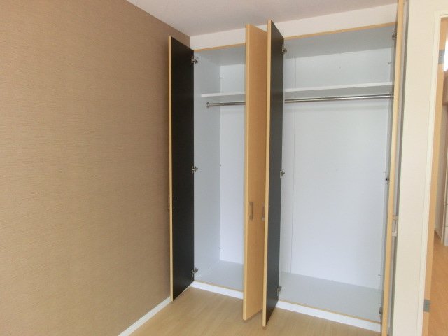 ＩＶＹ　ＣＯＵＲＴ（アイビーコート）103号室 クローゼット