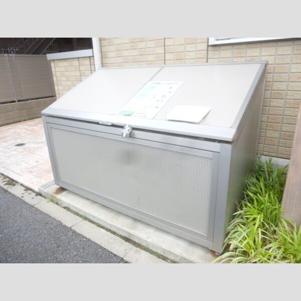 コスモス　ブラン 入居者様専用ゴミストッカー
