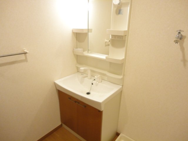 コンフォース202号室 足元灯（２階廊下）