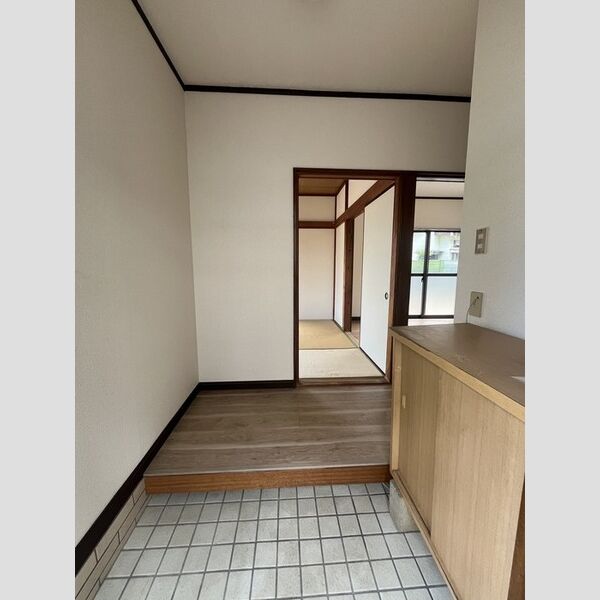 纒3丁目貸家　A棟 玄関