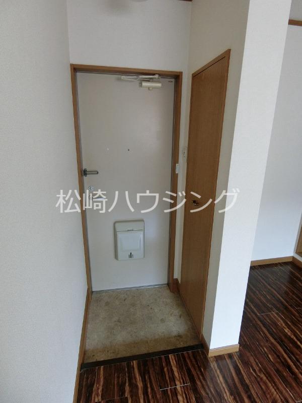 アベニュー新井 玄関