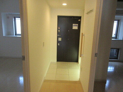 ライオンズ千葉寺ステーションフロントレジデンス1階 廊下　※2025年3月撮影