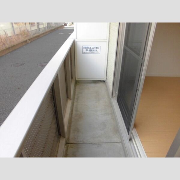 ドルフクレセント六番館109号室 バルコニー