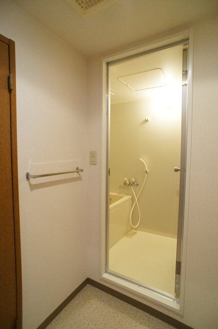 Ｂｉｇ７0203号室 お風呂入り口