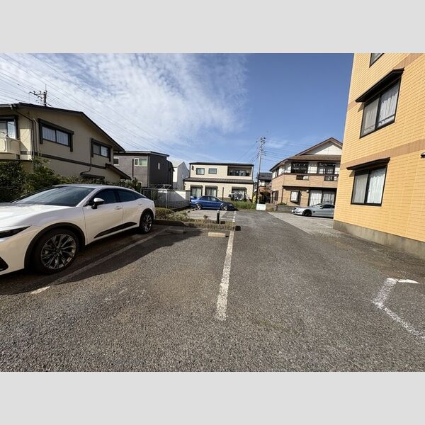 ヴェラクレスト　壱番館102号室 駐車場