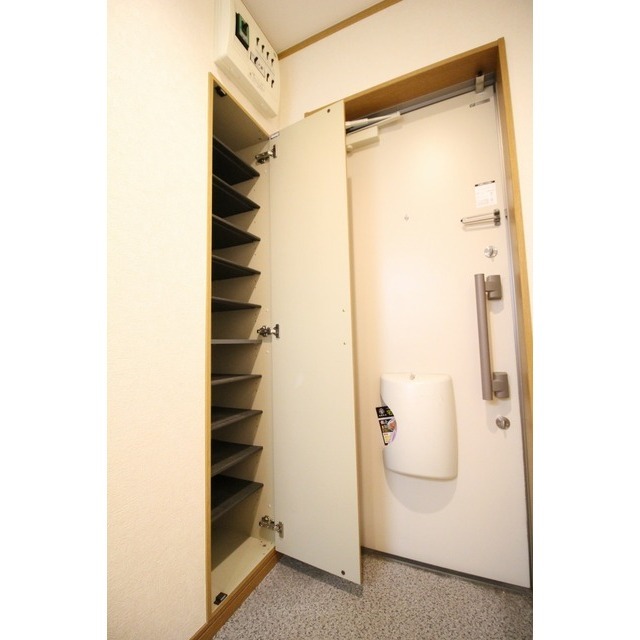 アムール Vert U103号室 玄関