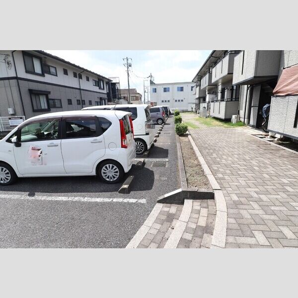 パークアベニューウエスト　D 駐車場