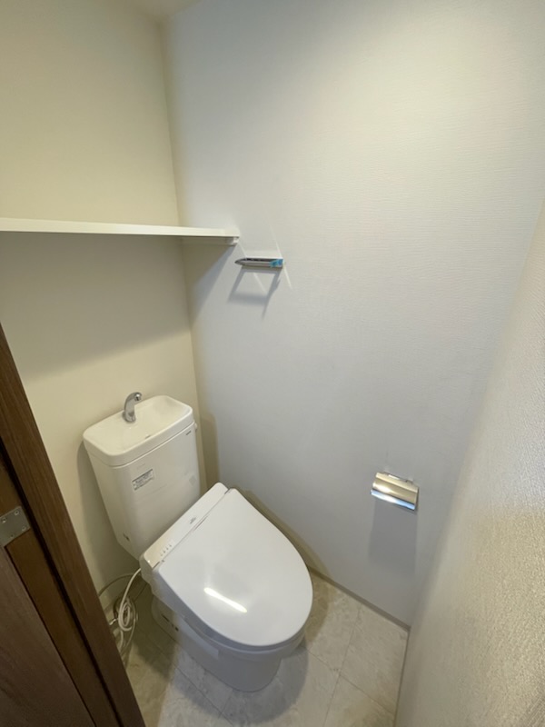 ガーラ・ステーション川崎久地2階 トイレ