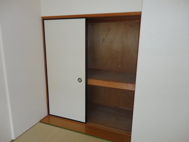 パールハイム20102号室 収納