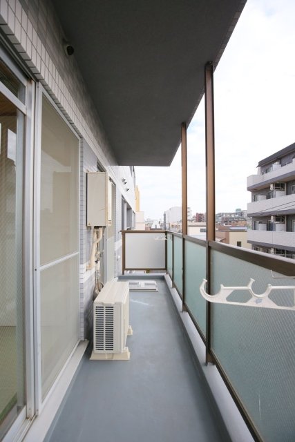 成加パラシオン4階 バルコニー