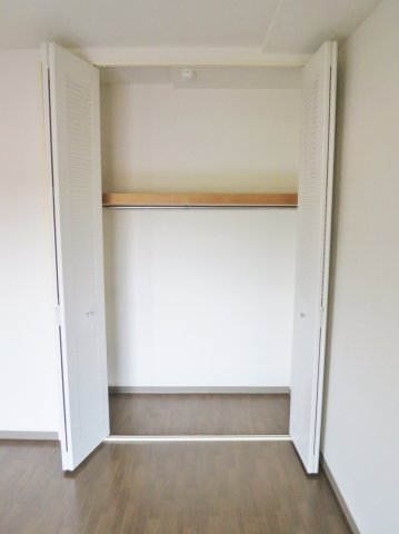 シャトー秋葉町0202号室 洋室２　収納　※別号室の参考写真です。(現況優先・仕様違いの場合あり)