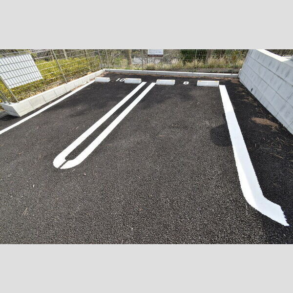 ラ・ヴィエルジュ 駐車場