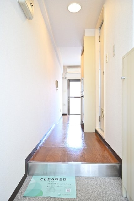 スカイコート横浜山手 玄関