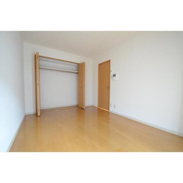 ラ・フルール芹ヶ谷101号室 リビング