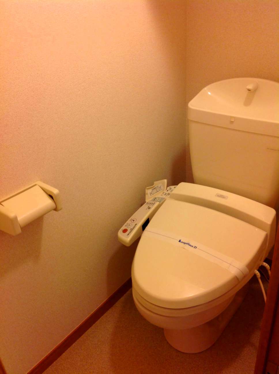 レオパレスフルール長浦103号室 ウォシュレット付いてます！