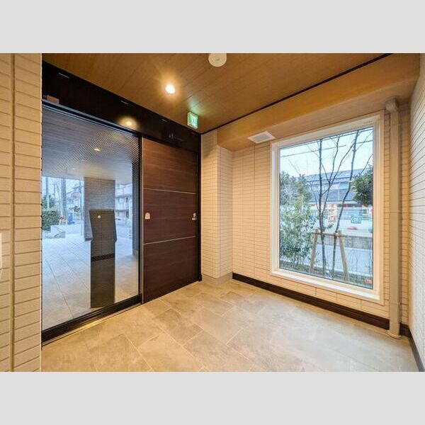 グランヴィル102号室 エントランス