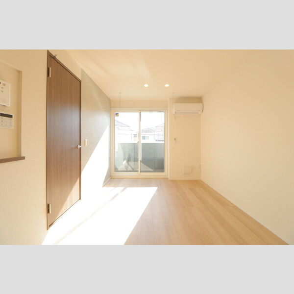 ルベルコート(RUBER COURT)201号室 リビング