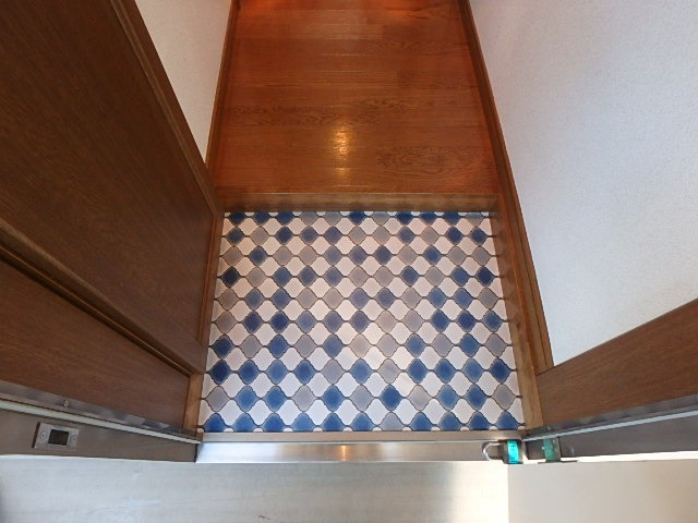 メルベーユワコー2階 玄関