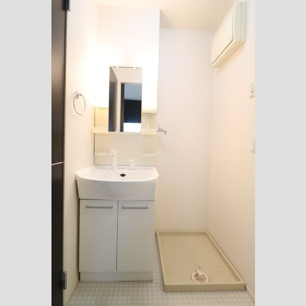 エミナンスⅡ201号室 洗髪洗面化粧台★室内洗濯機置き場
