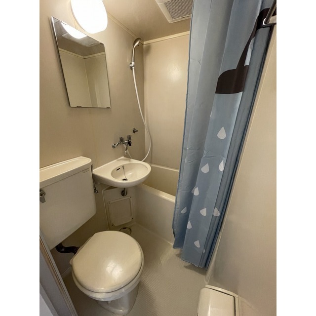 ＳＵＲＦ　ＨＯＵＳＥ212号室 内観