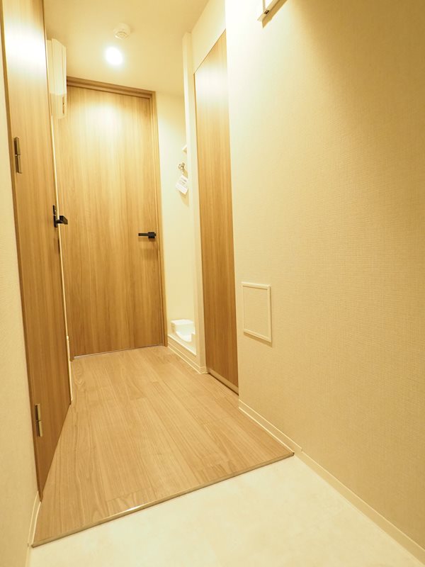 クレヴィアリグゼ日暮里根岸2階 玄関