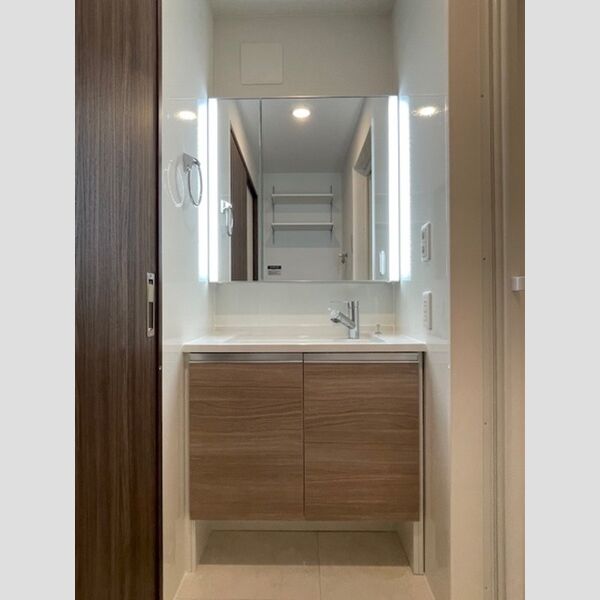 プルミエール新田 205号室　洗面所