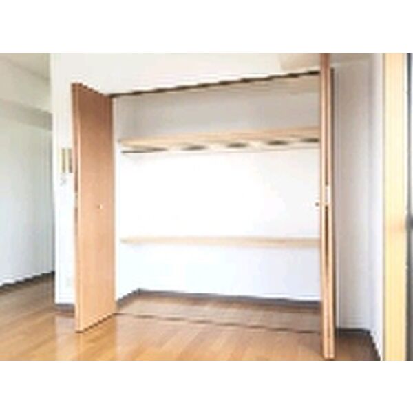 サル・ドュ・セジュール0702号室 クローゼット