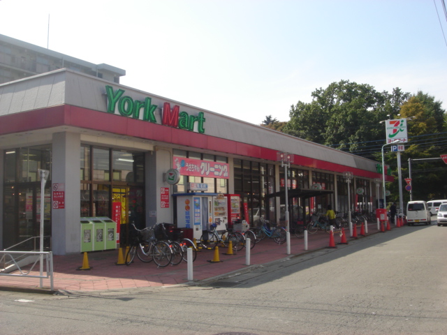 Ｓｏｃｉａｌ Ｍａｎｓｉｏｎ ＥｎｏｍｏｔｏⅡ ヨークマート大宮櫛引店まで1,139ｍ