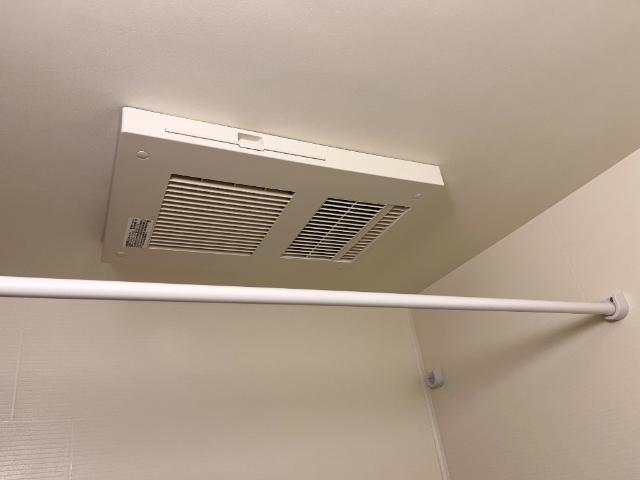 ル・トレーフル101号室 浴室乾燥機