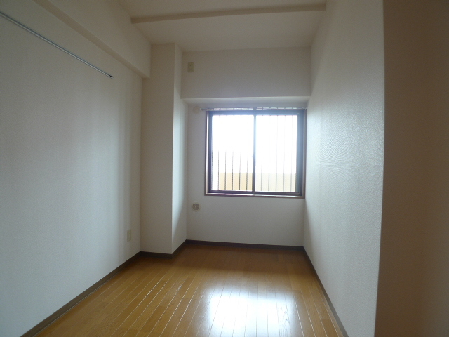 ハイム海神南0503号室 リビング