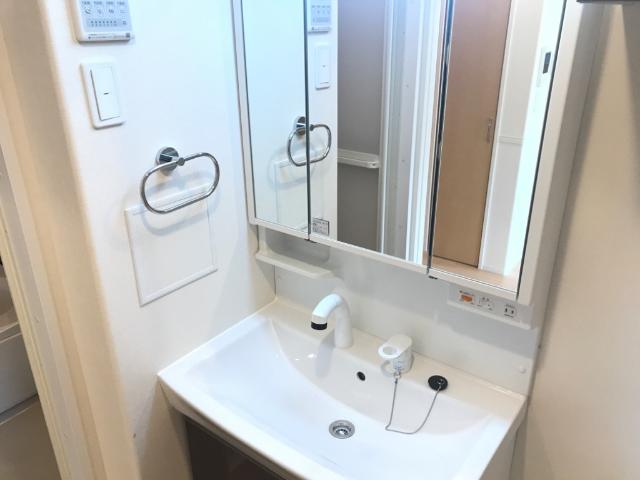 シクーロ306号室 洗髪洗面化粧台