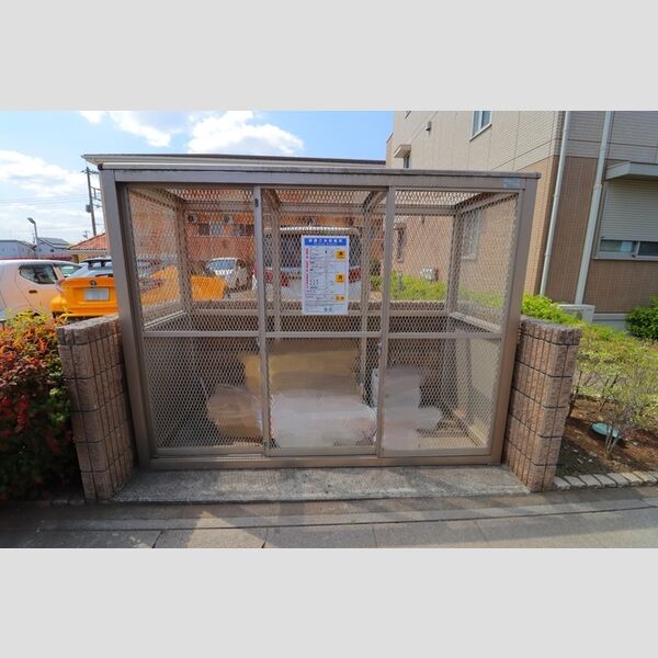 フォレスト神明 ゴミストッカー