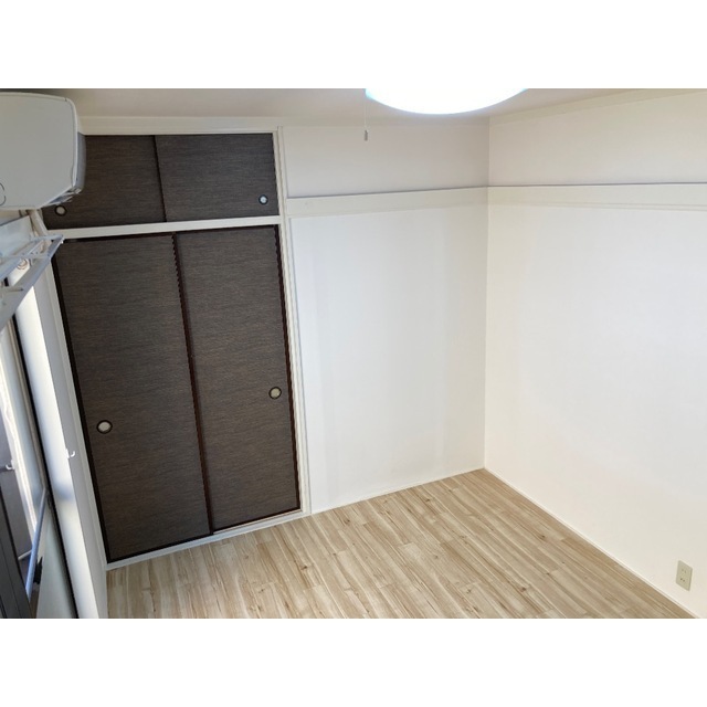 泉コーポラス202号室 リビング