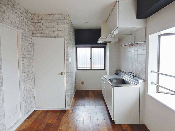 ピュアハイツ長洲301号室 リビング