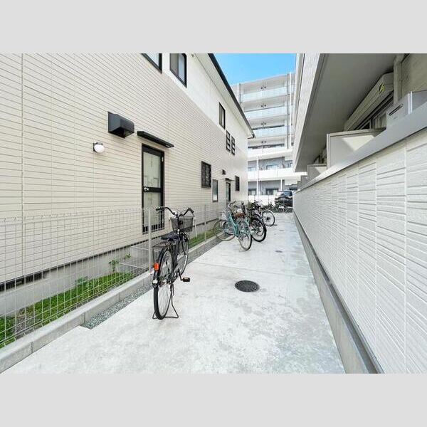ソフィアⅡ105号室 駐輪場