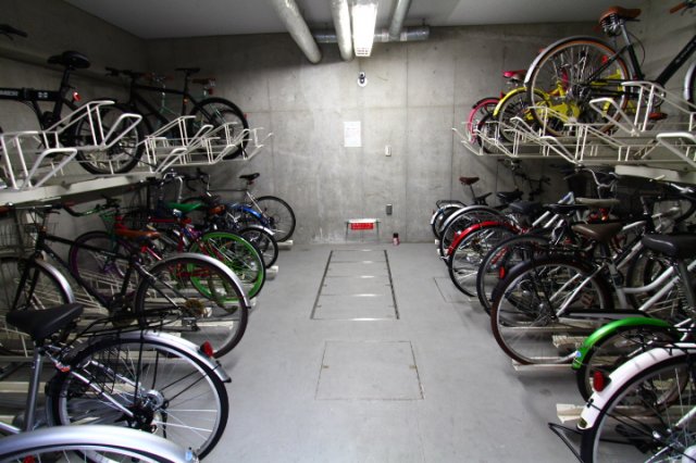 プライムアーバン南池袋 駐輪場　※参考写真