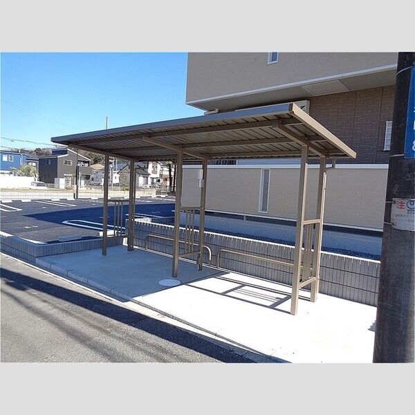 イフィセント港南台 駐輪場